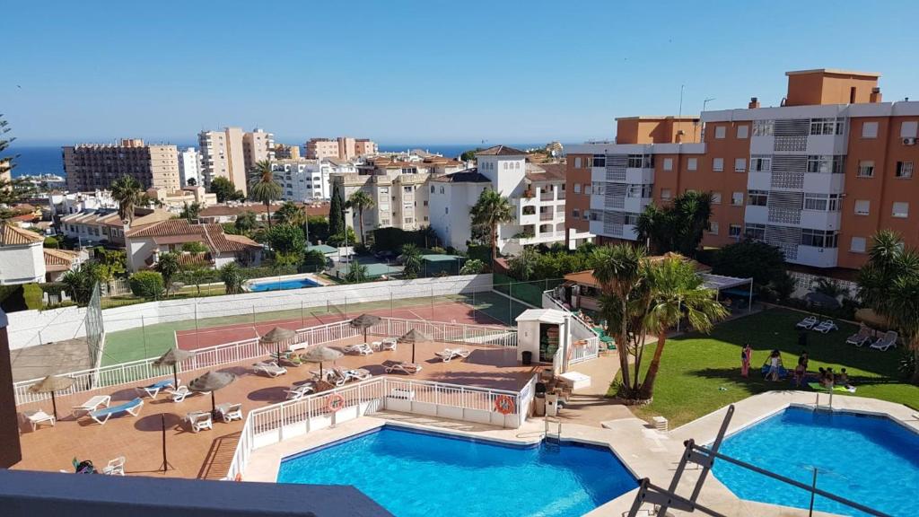 Studio at Torremolinos 700 m away from the beach with sea view shared pool and furnished terraceの敷地内または近くにあるプールの景色