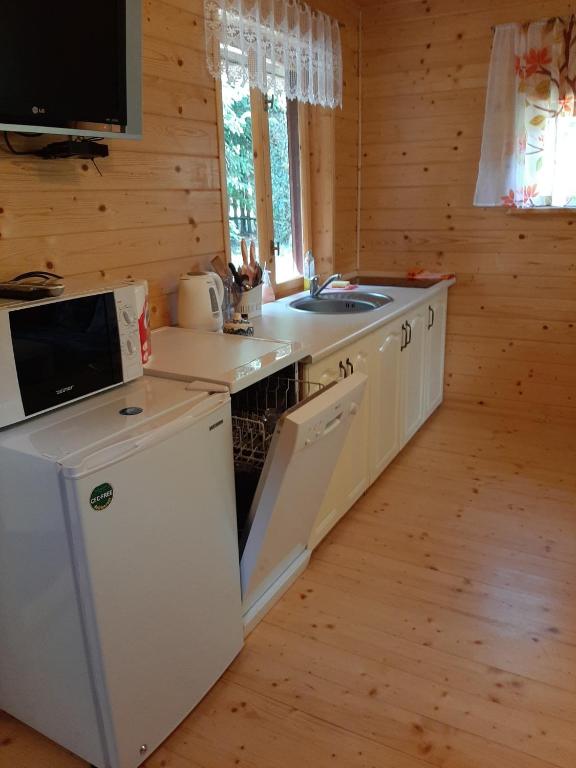 Kuchyň nebo kuchyňský kout v ubytování Chatka Nad Strumieniem