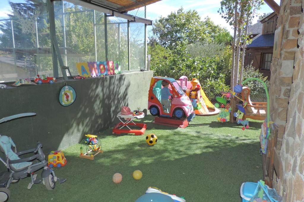 Posada Rural SPA Granja LA TEJERA de Lozoya játszósarka