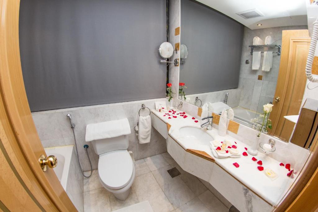 Koupelna v ubytování Montana Al Azizia Hotel
