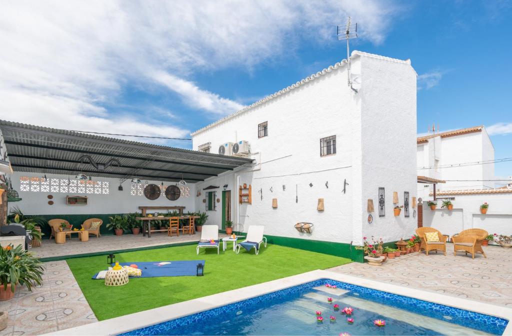 Vacation Home Cubos Casa Virgen del Yal, Pizarra, Spain ...