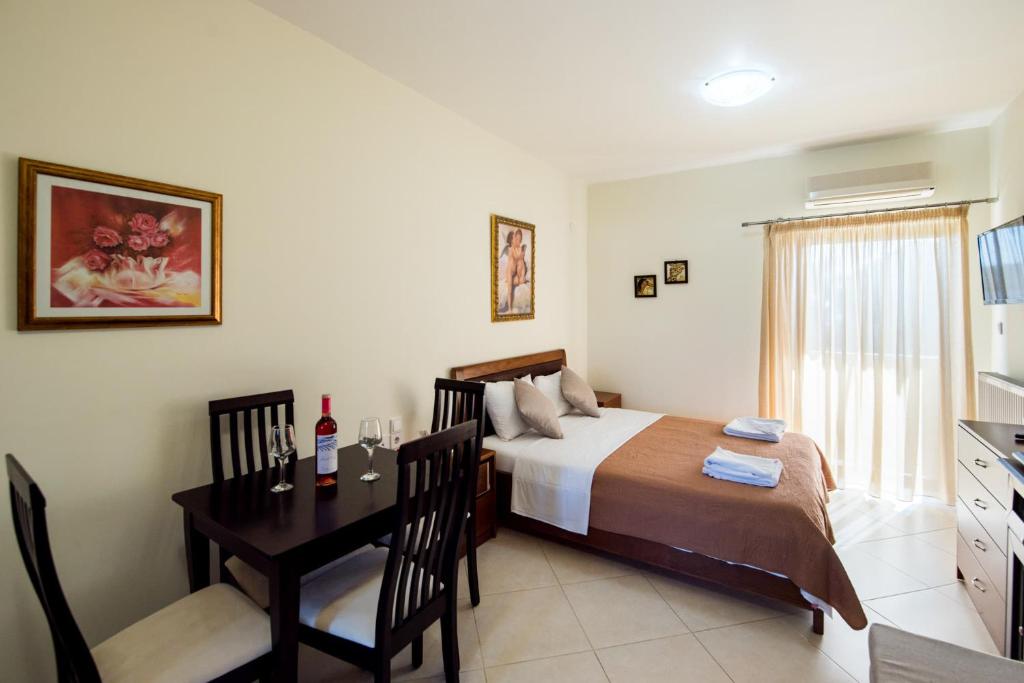 Postel nebo postele na pokoji v ubytování Katerina Hotel