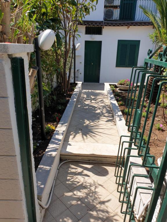 Kép LA VILLA fronte SPIAGGIA BANDIERA BLU szállásáról Sperlongában a galériában