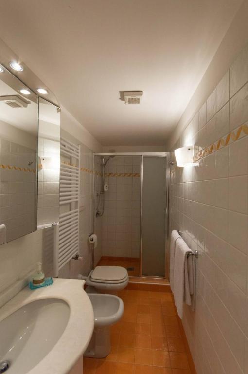 A bathroom at Appartamenti Cà d'Oro
