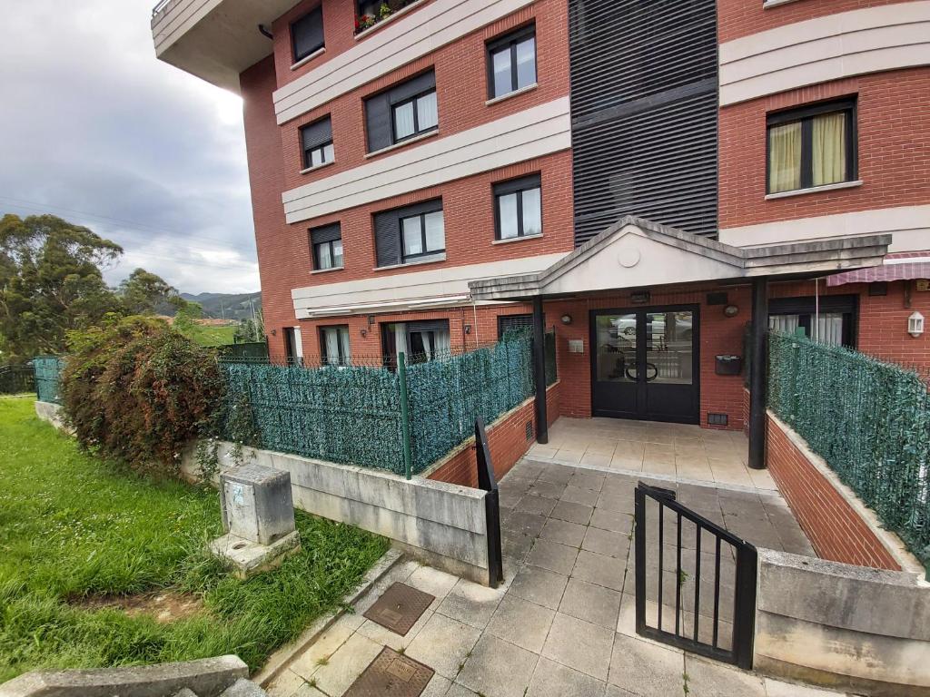 Budynek, w którym mieści się apartament