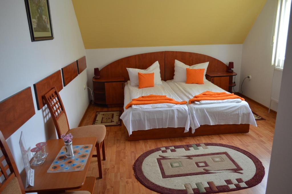 Pensiunea Nemes Panzio - Economie Twin Room