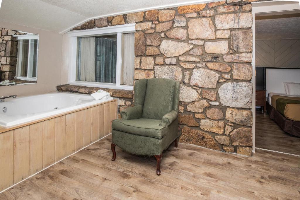 Fabulous Chalet Inn photo