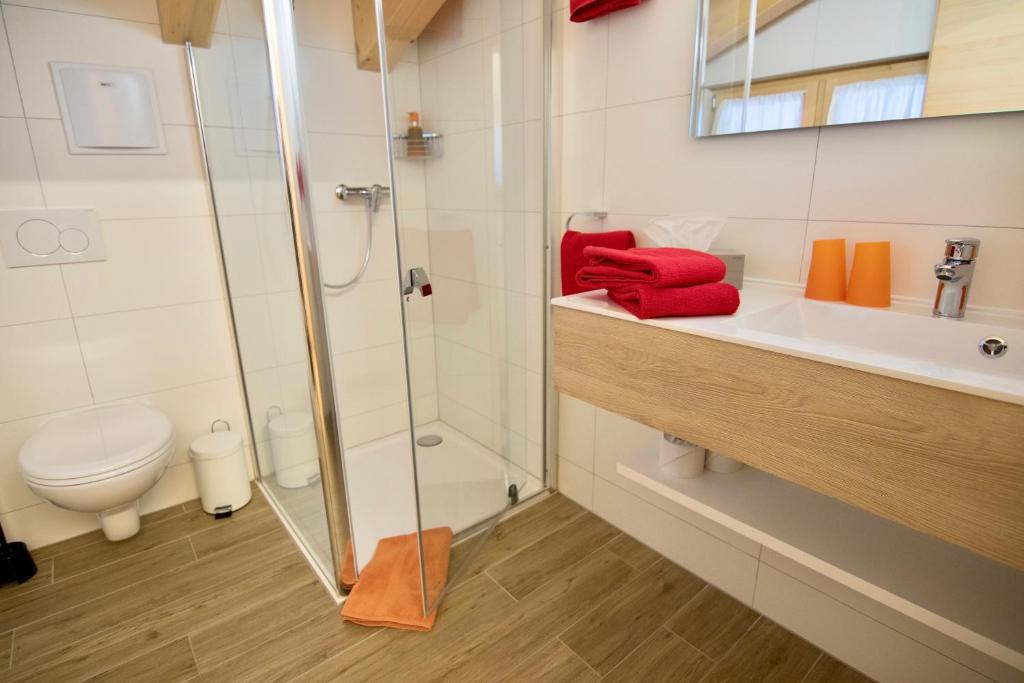 Koupelna v ubytování Element Chalets Zermatt