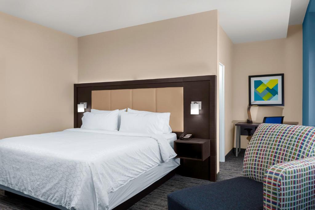 Holiday Inn Express Kansas City Downtown photo