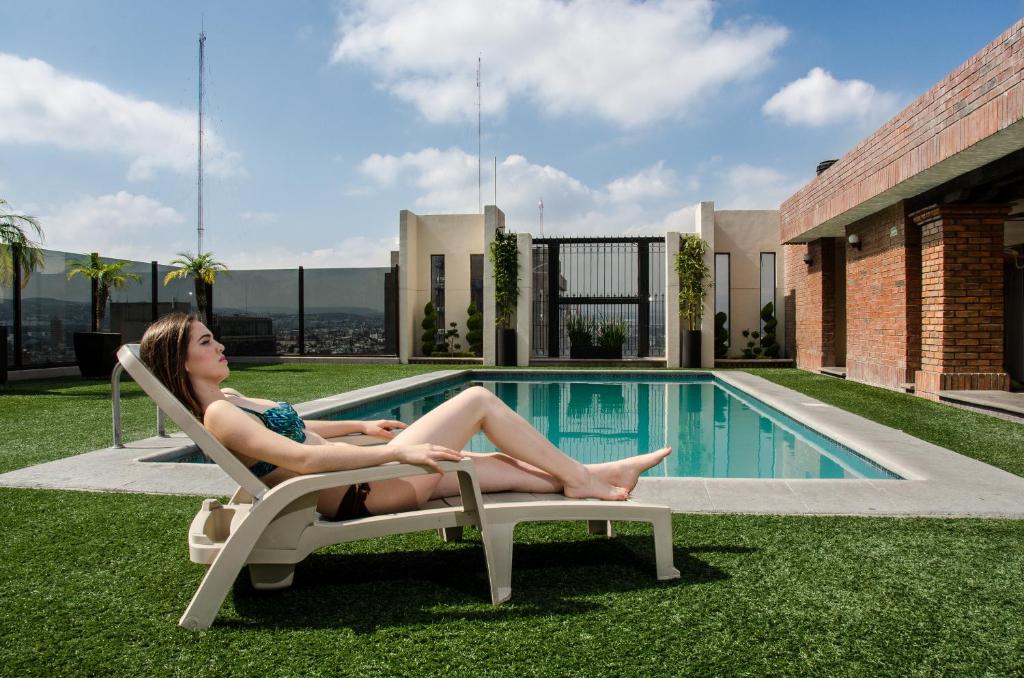 Bazén v ubytování Hotel Real Plaza nebo v jeho okolí