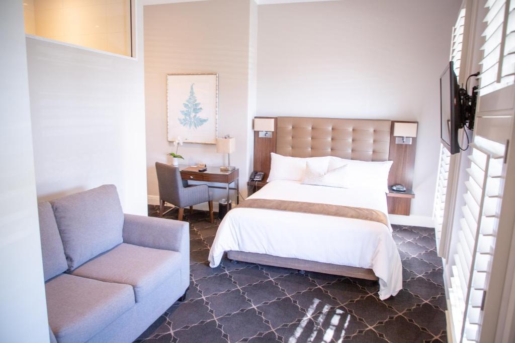 Postel nebo postele na pokoji v ubytování Royal Hotel Randwick