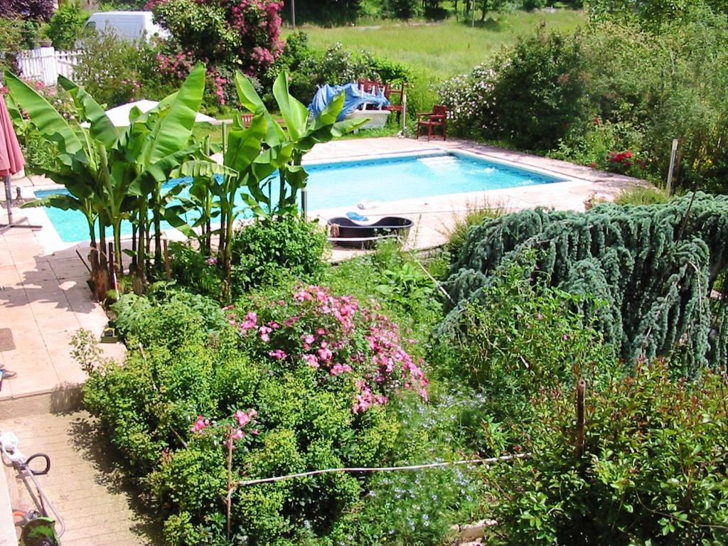 Appartement de 2 chambres a Saint Etienne de Maurs avec piscine partagee jardin clos et WiFi
