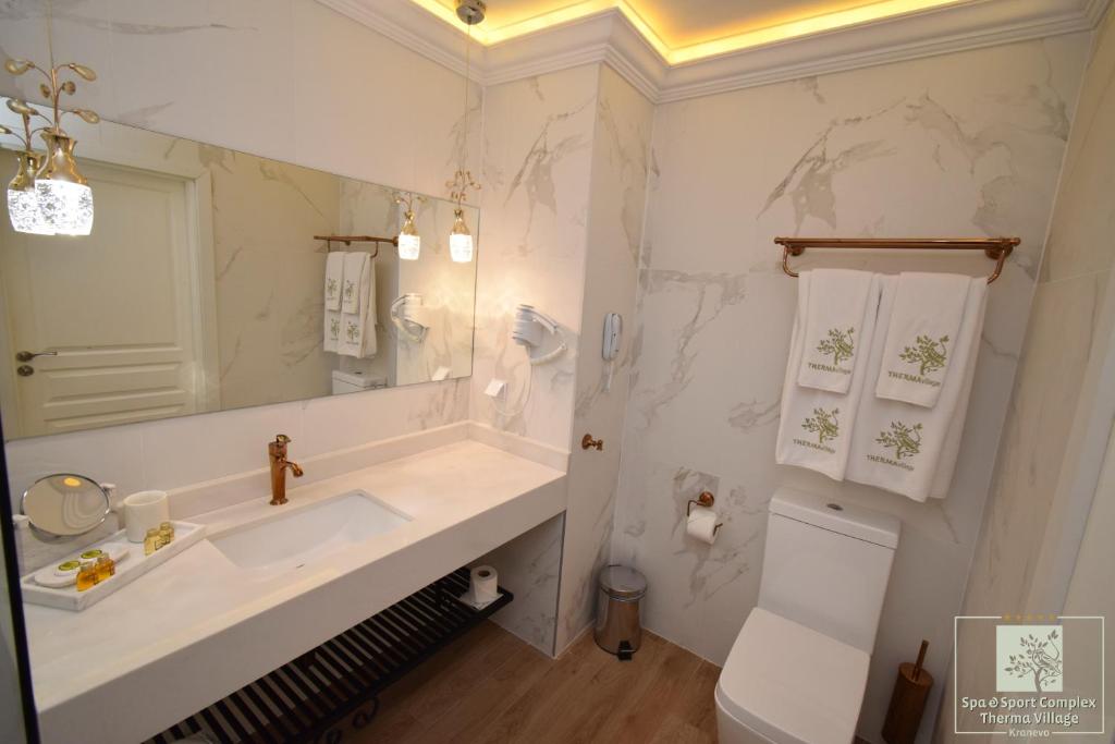 ECO Therma Village - Mineral Pool & SPA & All Inclusive - Standard Doppelzimmer (2 Erwachsene + 2 Kinder)