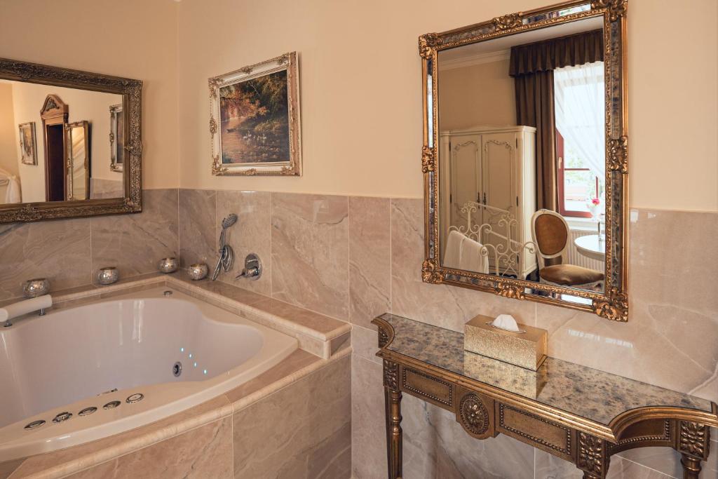 Hotel Svatojánský Dvůr - 5