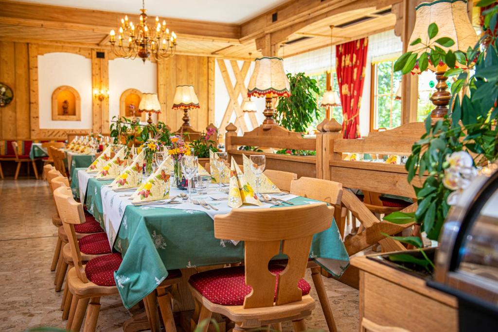 Restaurace v ubytování Örglwirt Ferienwelt - Hotel Post Örglwirt