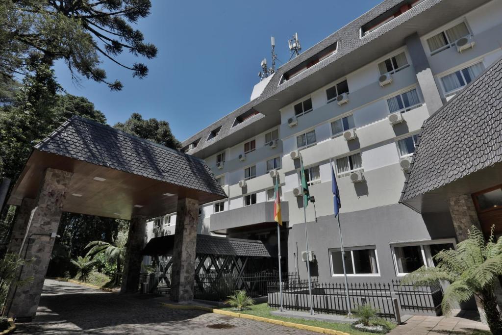an exterior view of a hotel at Tri Hotel in Canela