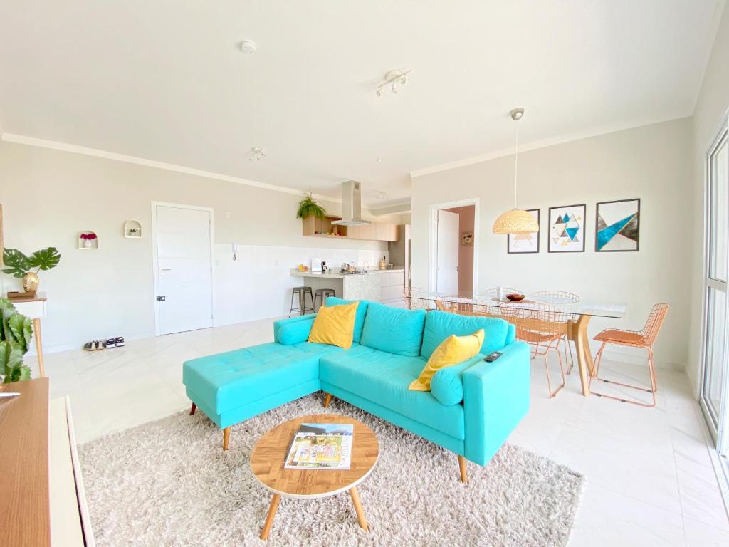 Bromelia house