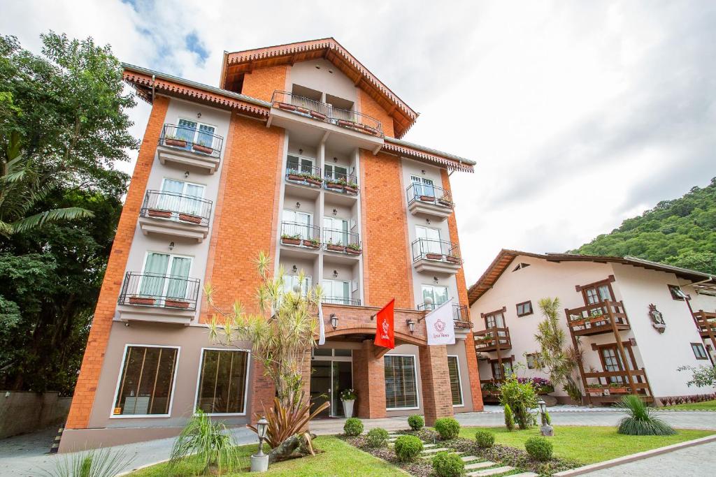  LENA ROSA Premium Hotel