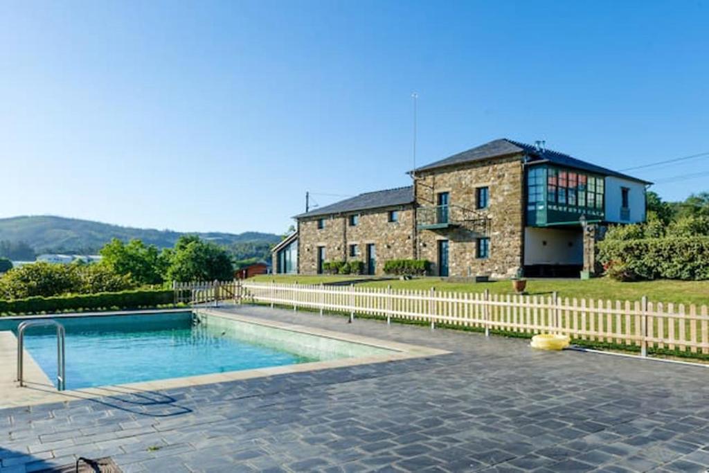 Santa María La Mayor del Rosarioにある9 bedrooms villa with city view private pool and terrace at Outeiro San Sadurnino de Ferrol Terraのギャラリーの写真