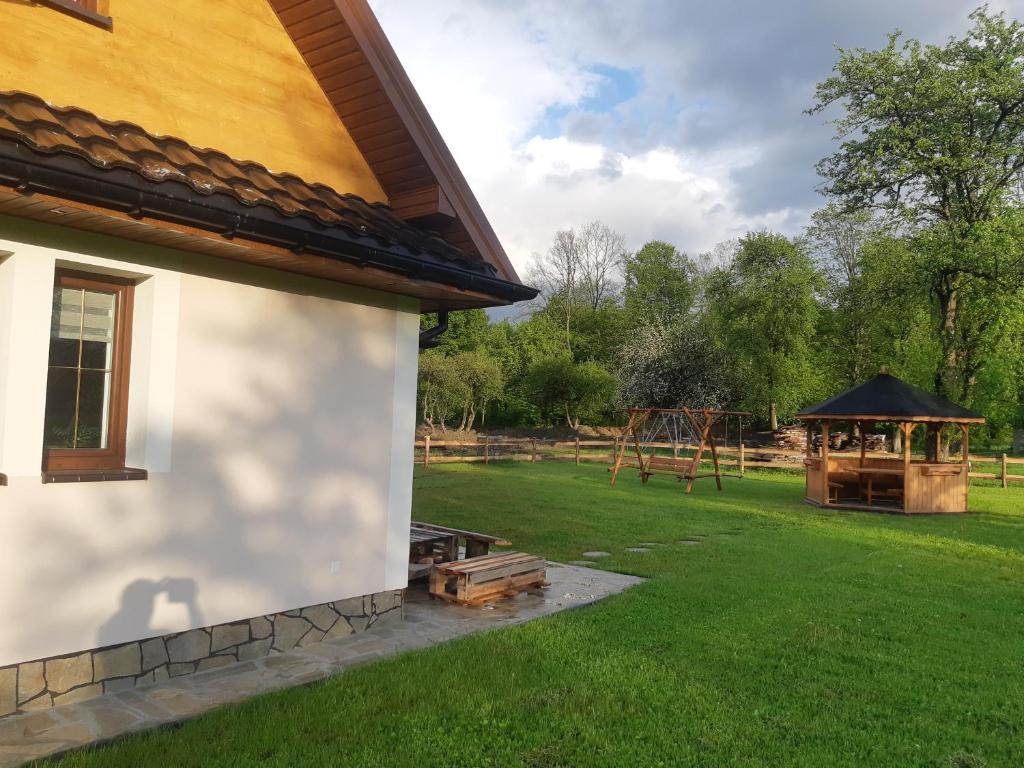 Vonkajšia záhrada v ubytovaní Beskid - Świątkowa