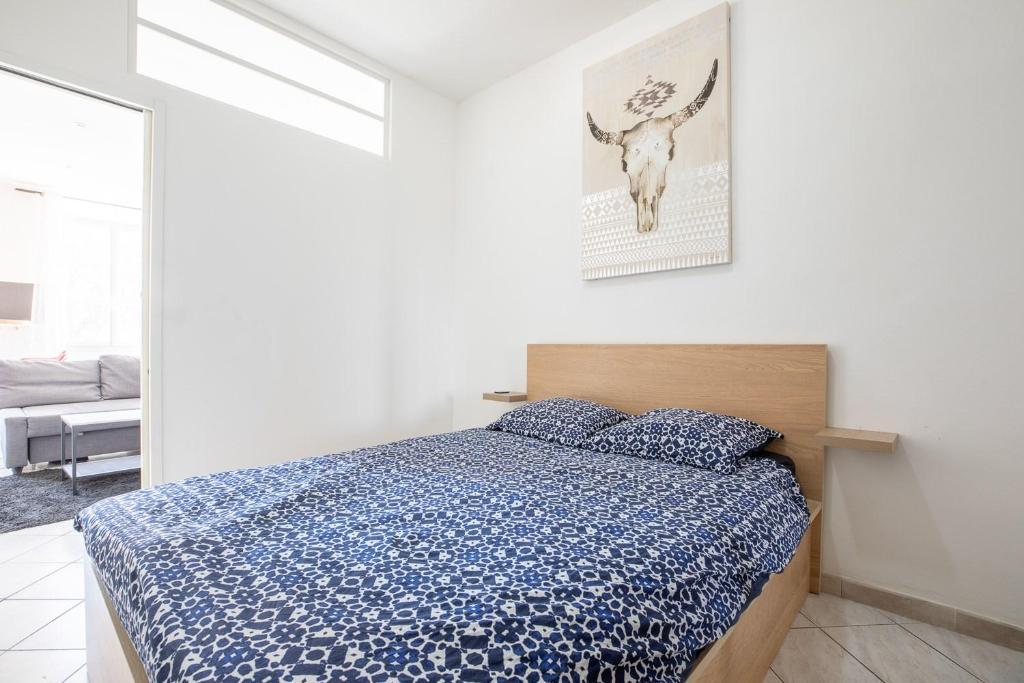 Ideally placed to visit Toulon + Bright flat - Idéalement placé pour visiter Toulon + Lumineux - One-Bedroom Apartment
