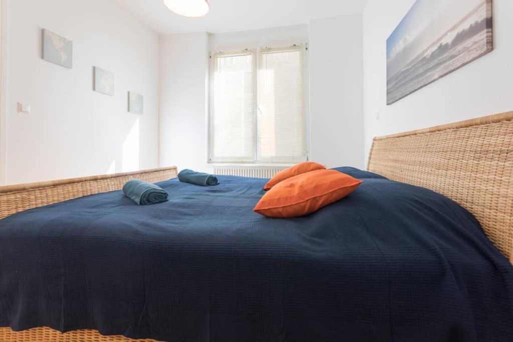 Posteľ alebo postele v izbe v ubytovaní Bright Apartment in Hip & High Quality Neighborhood