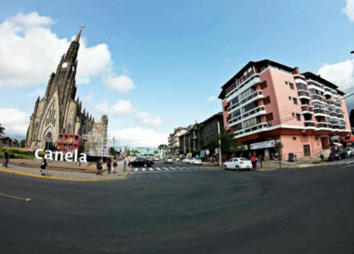  Apartamento Inteiro - ao lado da Catedral de Pedra