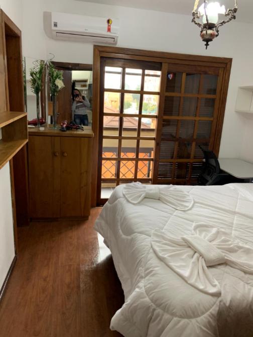  Apartamento Inteiro - ao lado da Catedral de Pedra