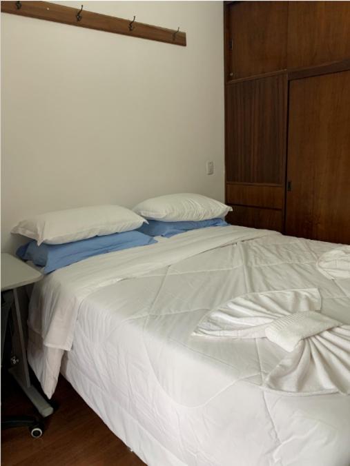  Apartamento Inteiro - ao lado da Catedral de Pedra