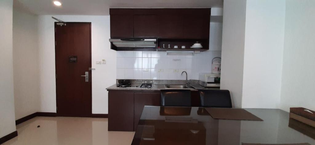 City Plaza Nana Hotel