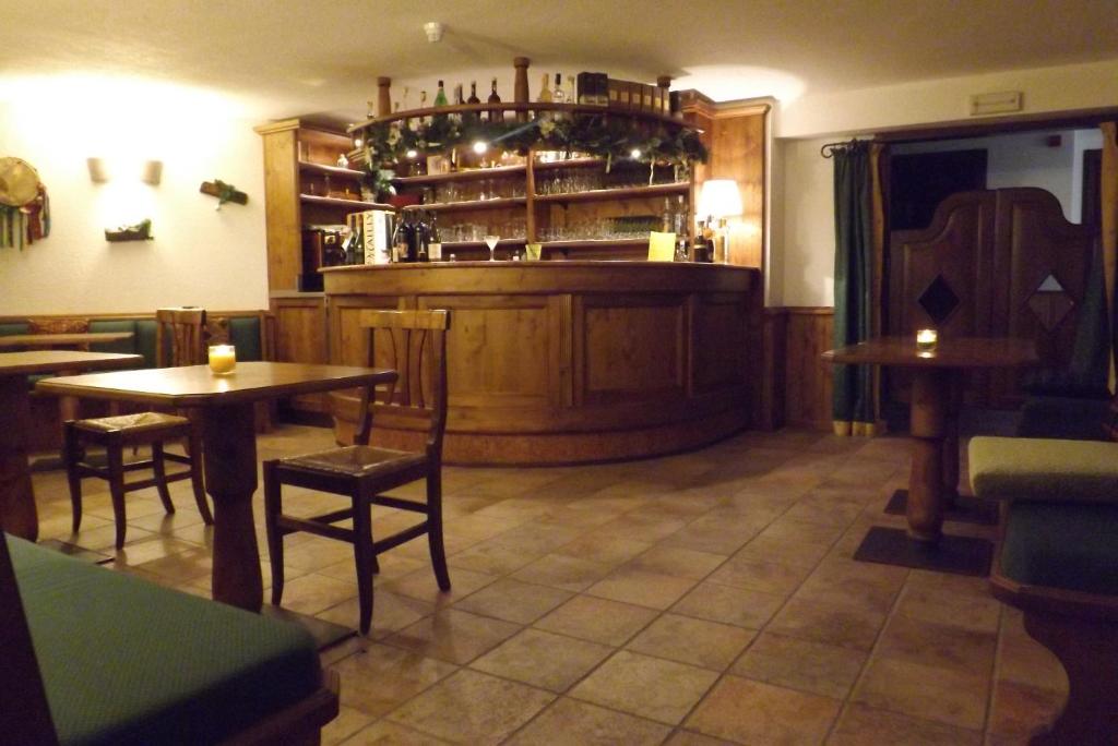Lounge nebo bar v ubytování Hotel Bouton D'Or - Cogne