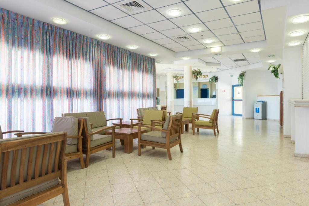 Posezení v ubytování HI - Ein Gedi Hostel