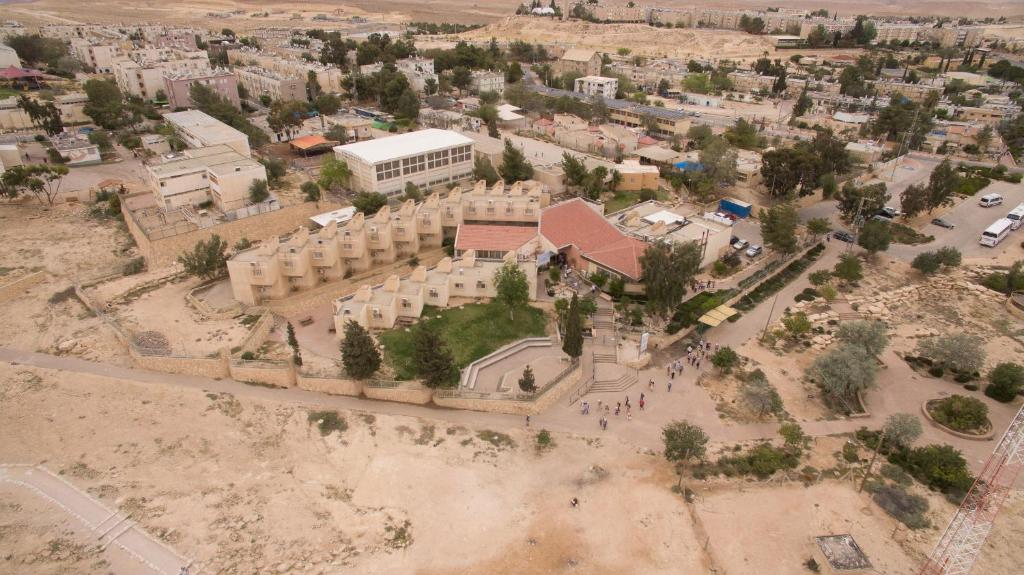 Letecký snímek ubytování HI - Mitzpe Ramon Hostel