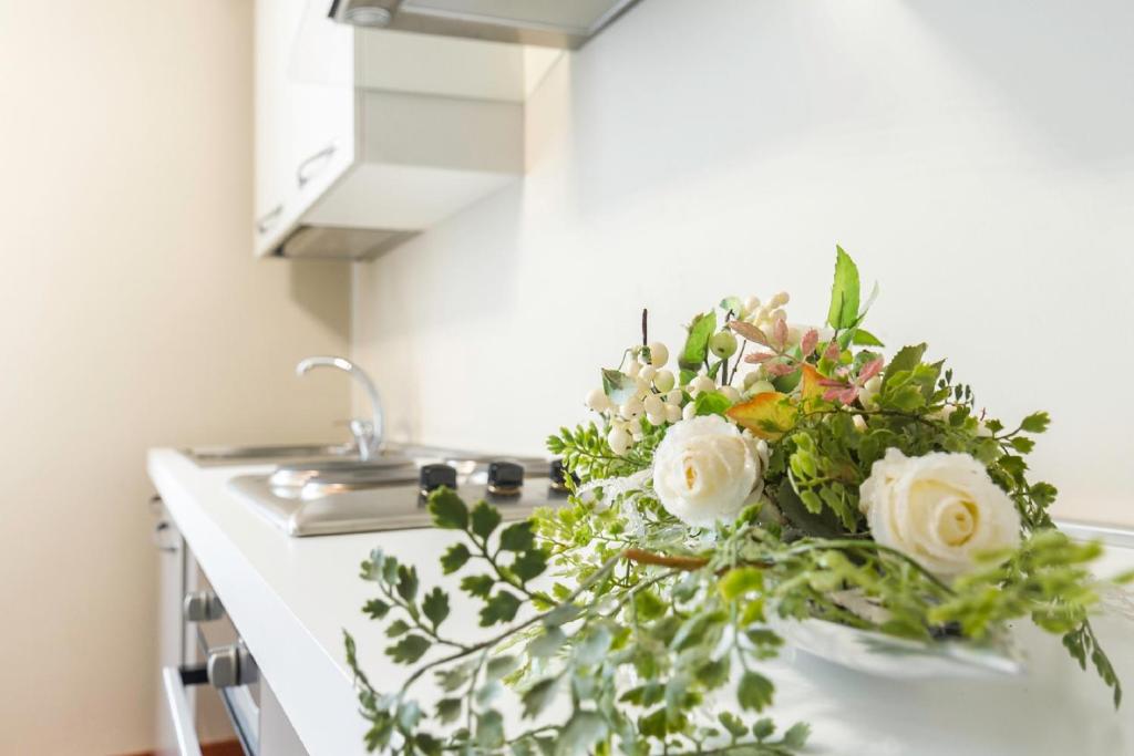 A kitchen or kitchenette at Rialto Canal View With Terrace and Balcony by Wonderful Italy