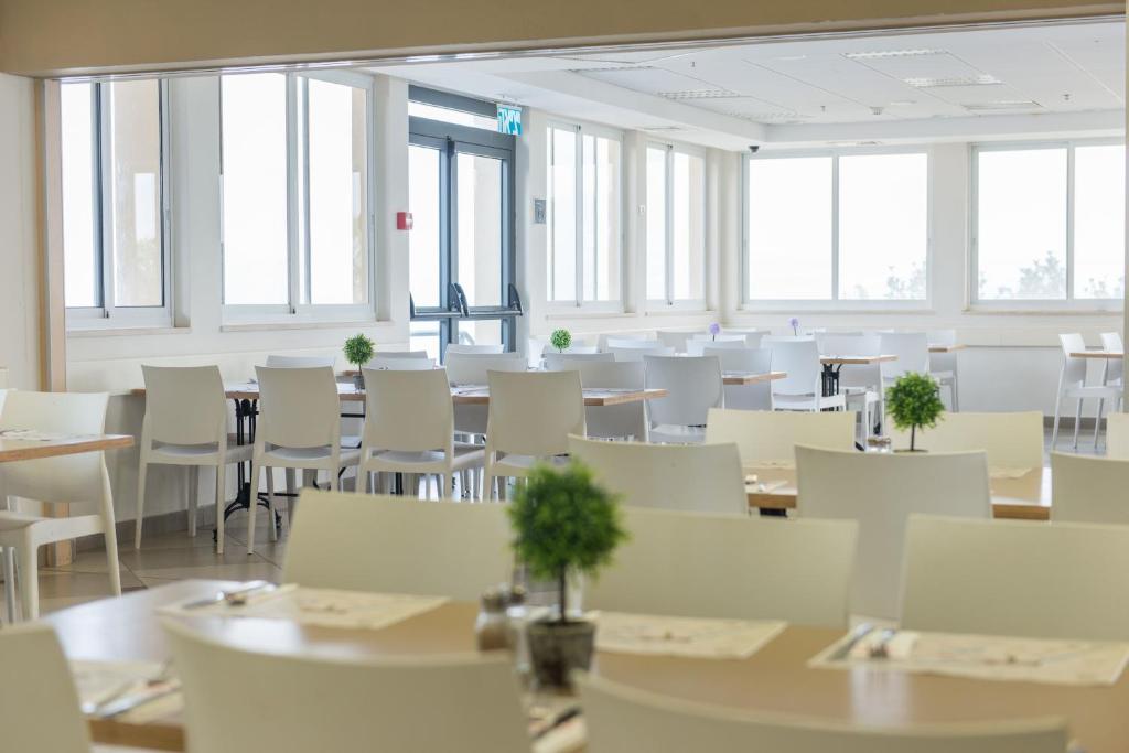 Restaurace v ubytování HI - Poriya Hostel