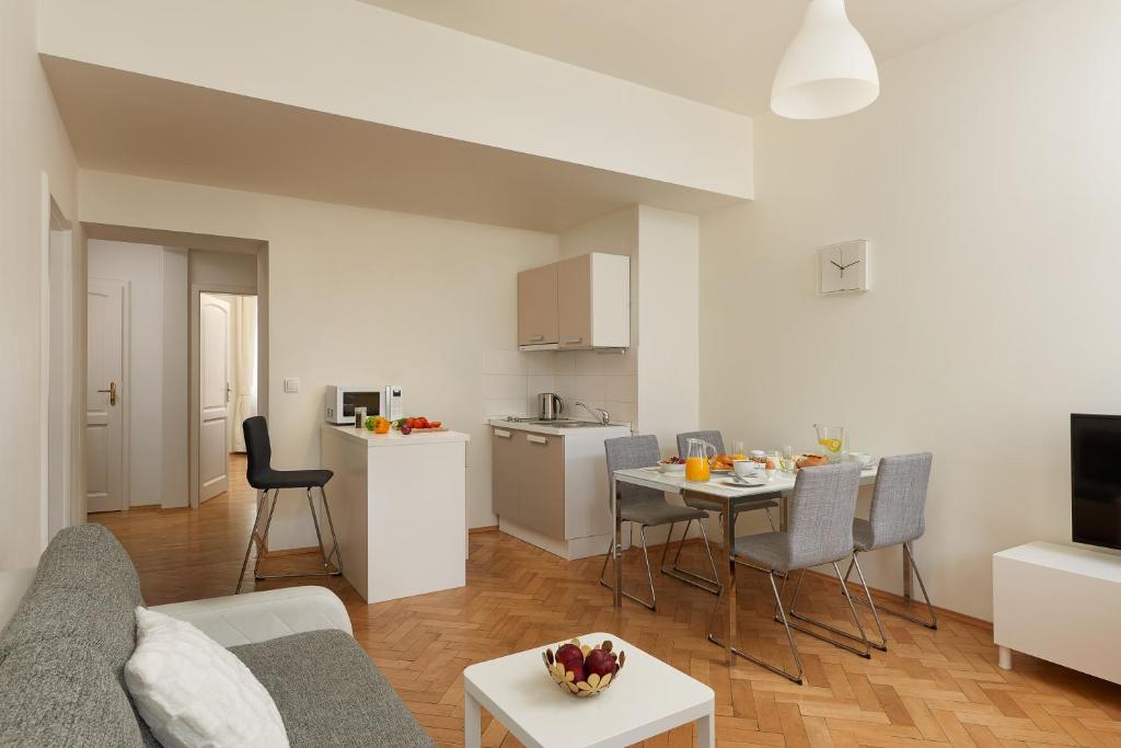 Residence Vocelova - Квартира с двумя спальнями
