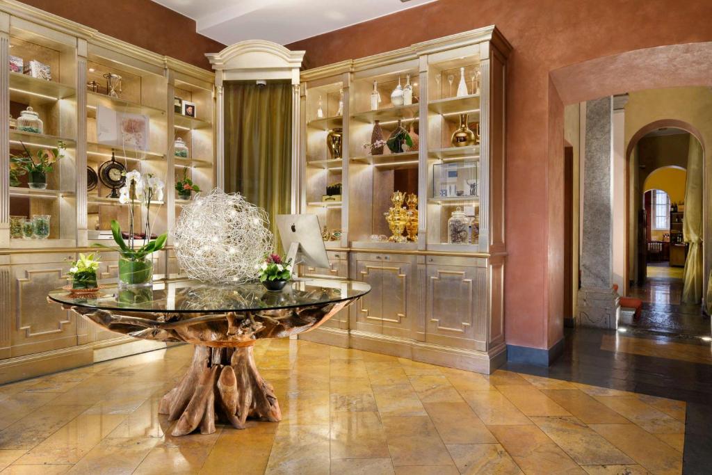 Gallery image of Villa Appiani Hotel in Trezzo sullʼAdda