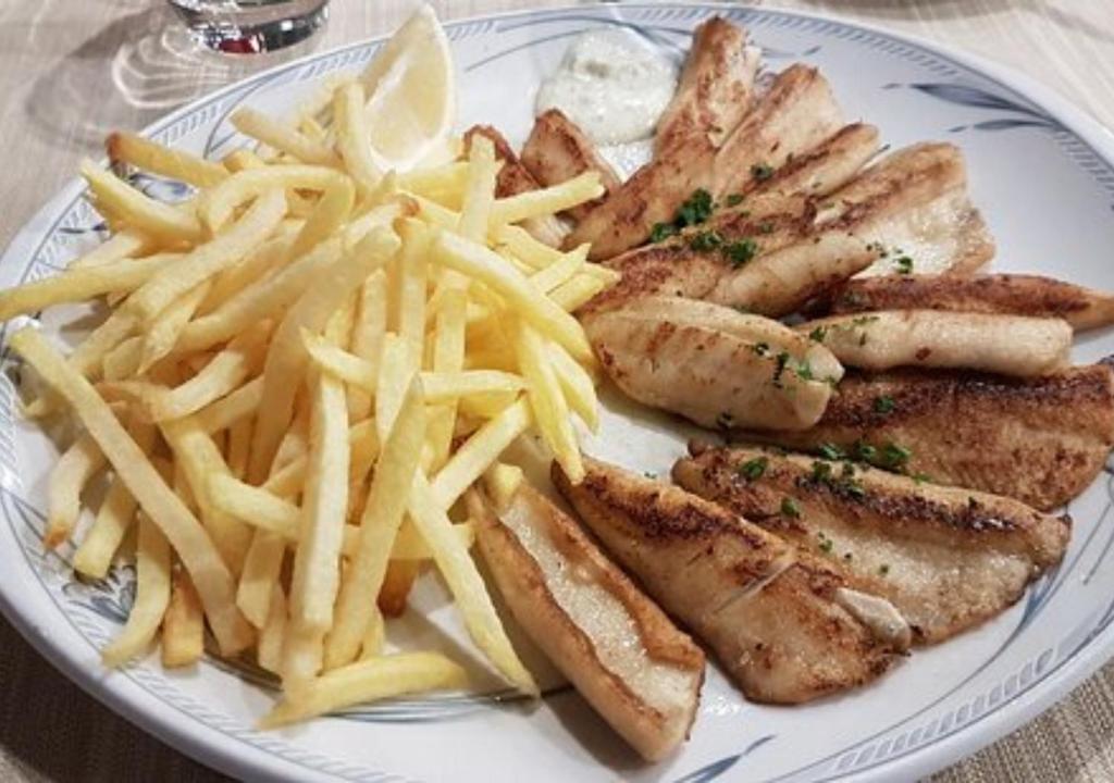 Jídlo v hotelu nebo okolí