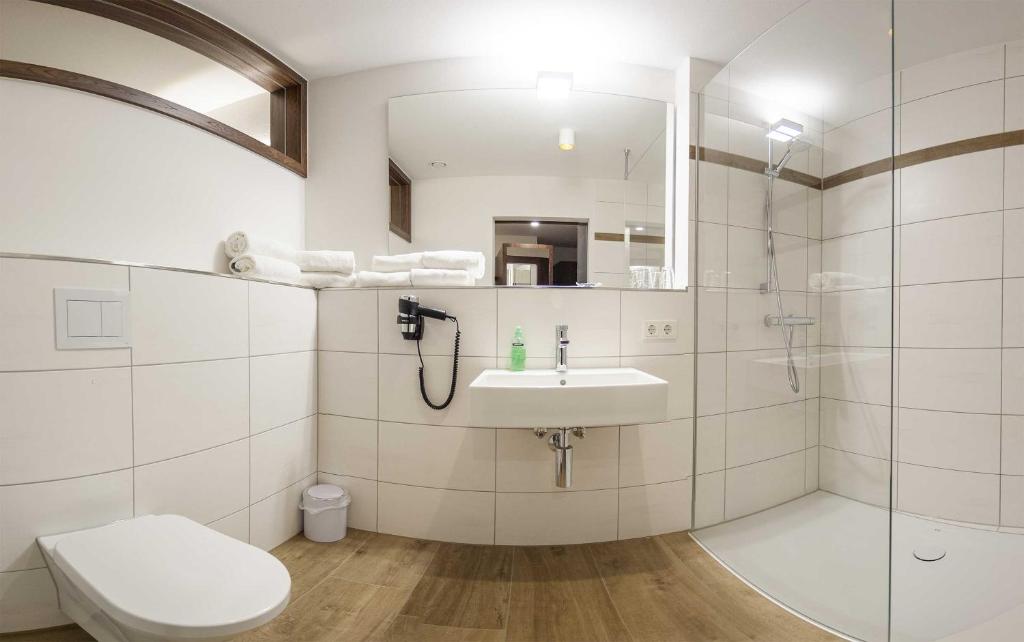 Koupelna v ubytování Hotel-Gasthof Krone