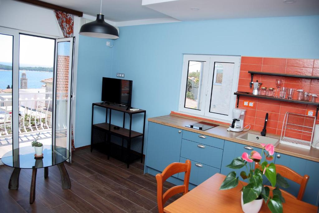 Kuchnia lub aneks kuchenny w obiekcie Tanya-Apartments and Rooms