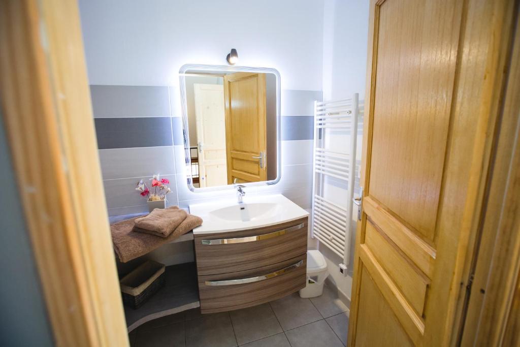 Koupelna v ubytování ETERPA Les chalets de Pré Clos en Vercors
