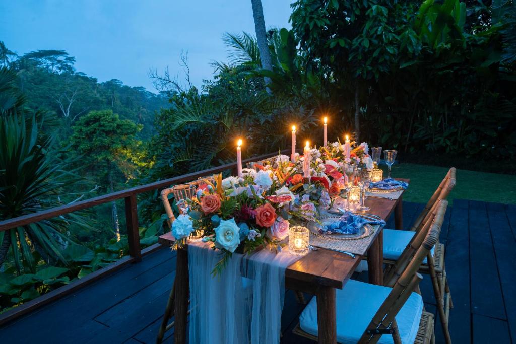 Ubud Valley Boutique Resort - 11