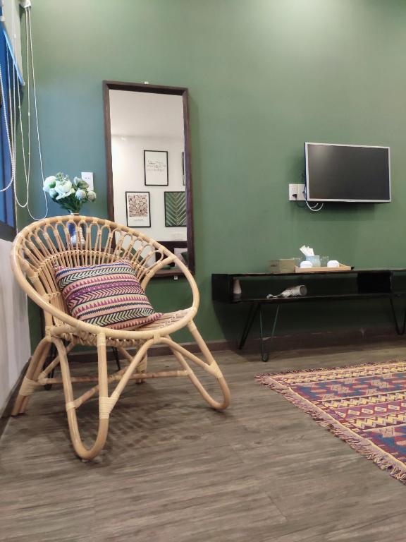 TV a/nebo společenská místnost v ubytování Kon-Tiki DaNang Hostel