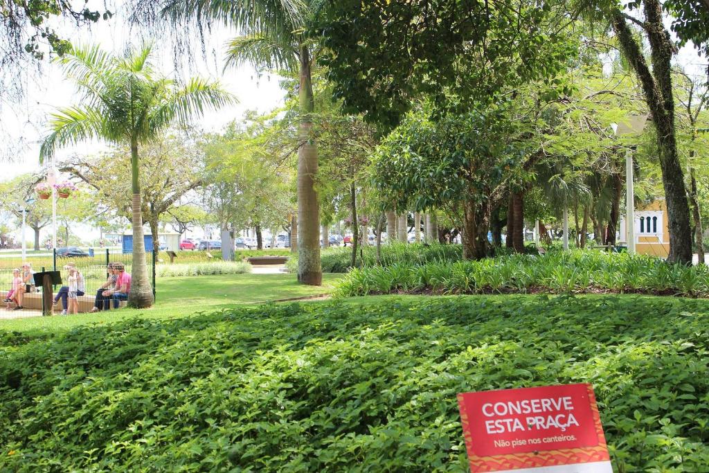  Casa no Centro próxima Avenida Beiramar Norte excelente localização