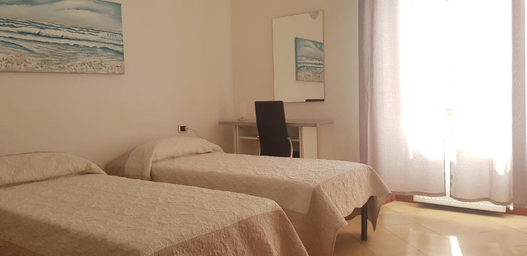 Il Giardino dei Limoni Room & Apartments - Double Room With Private Bathroom