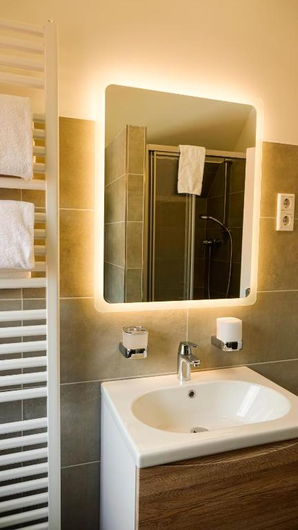 Nierswalder Landhaus - Habitación Doble Con Baño Privado En El Pasillo