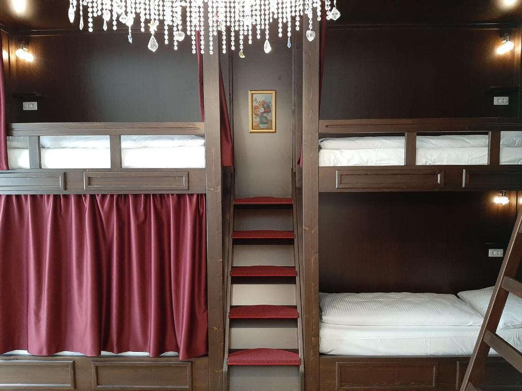 Postel nebo postele na pokoji v ubytování Vienna Boutique - Premium Hostel