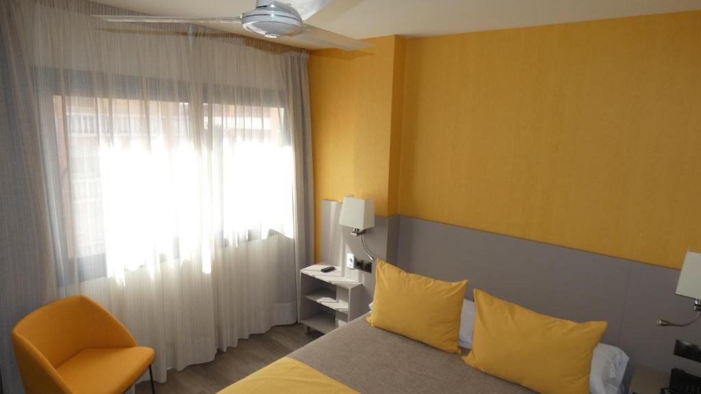A seating area at Hotel Zeus