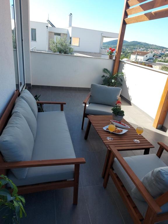Balkón alebo terasa v ubytovaní Villa Belitzein with swimming pool