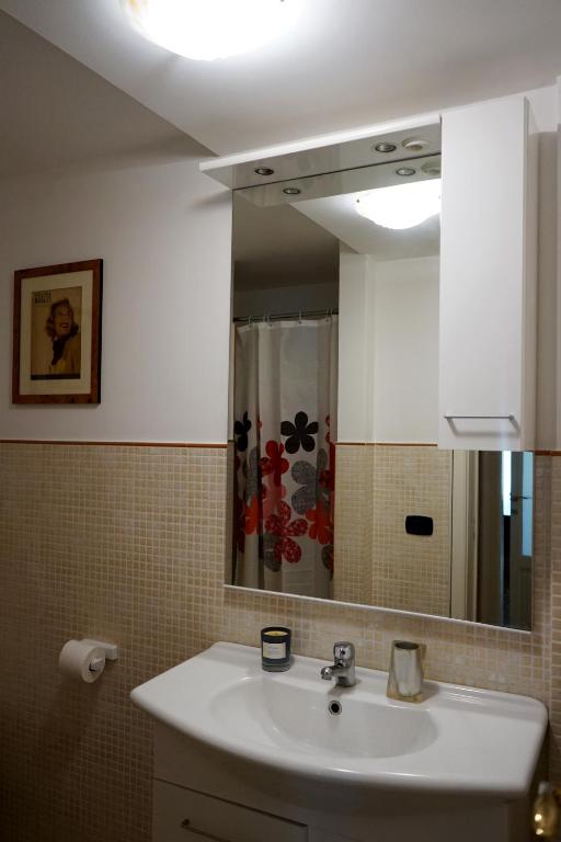 Kúpeľňa v ubytovaní Appartamento di fronte al mare by Apulia Accommodation